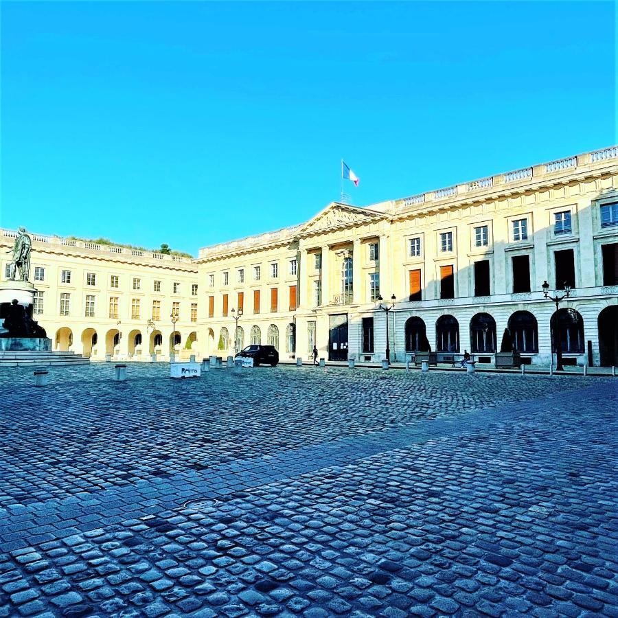 Charme De L'Ancien Pour Cet Appartement Entierement Renove Dans L'Hypercentre De Remeš Exteriér fotografie