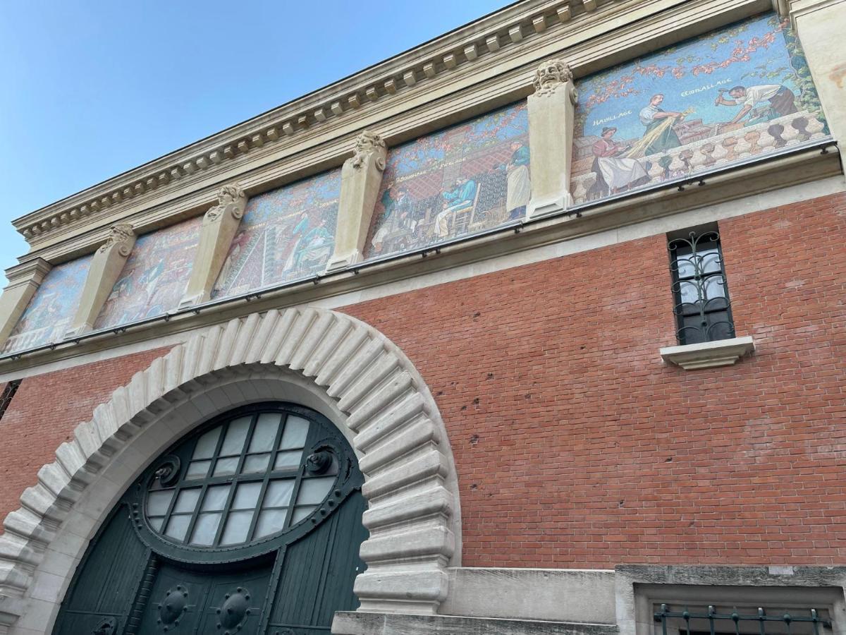 Charme De L'Ancien Pour Cet Appartement Entierement Renove Dans L'Hypercentre De Remeš Exteriér fotografie